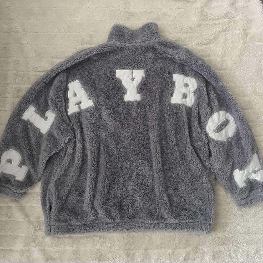 Lavender playboy Sherpa zip up 
#playboy #sherpa #oversized